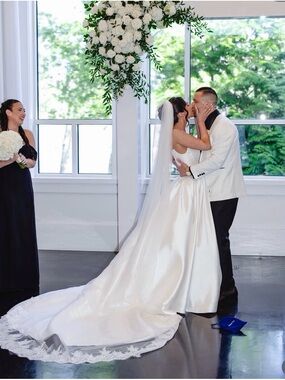 Elegant Wedding Cathedral Veil with Lace Train